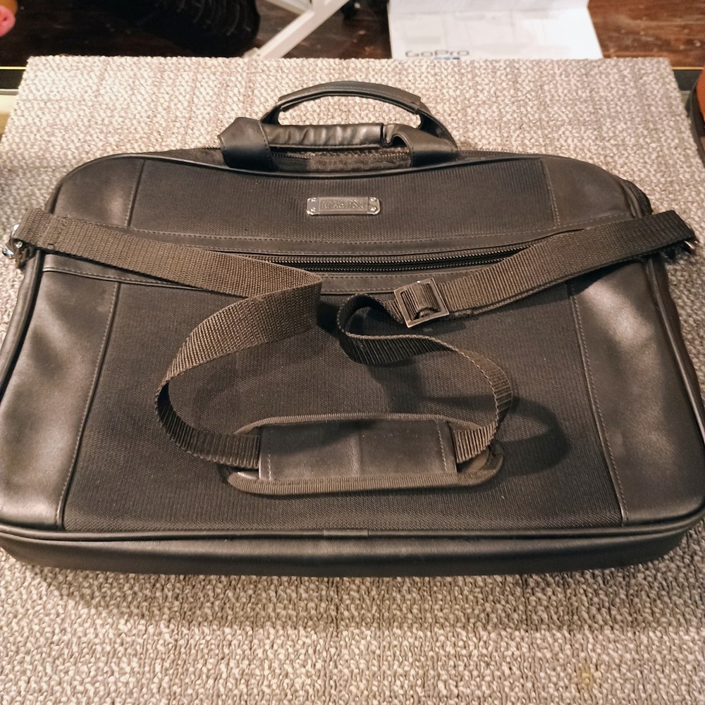 Kenneth Cole Reaction Black Laptop Messenger Bag R-Tech Briefcase Shoulder Strap